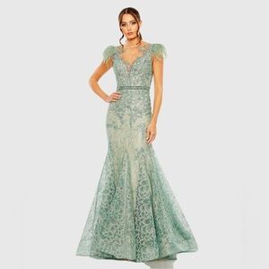 Mac Duggal Embellished Feather Cap Sleeve Illusion Neck Trumpet Gown Size 4